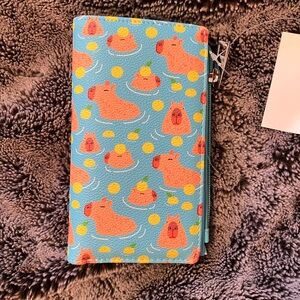 NWT Cabybara wallet